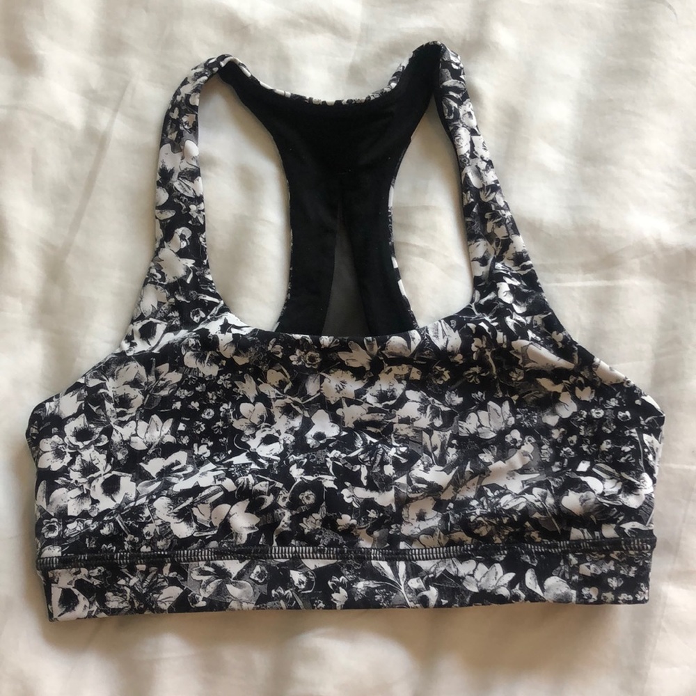 Lululemon sports bra!
